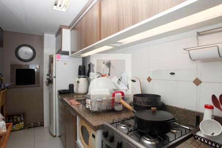 Cozinha + Área de Serviço de apartamento à venda com 2 quartos, 69m² em Santa Cecília, Porto Alegre