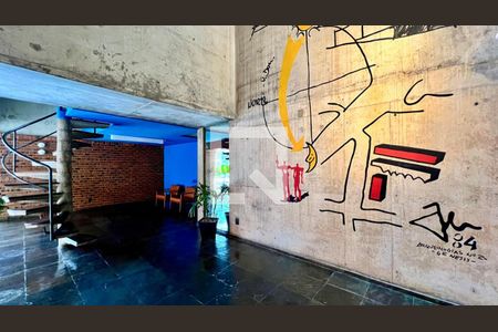 Hall de entrada de apartamento à venda com 2 quartos, 111m² em Funcionários, Belo Horizonte