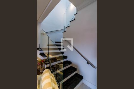Escada de casa de condomínio à venda com 3 quartos, 230m² em Jardim Londrina, São Paulo