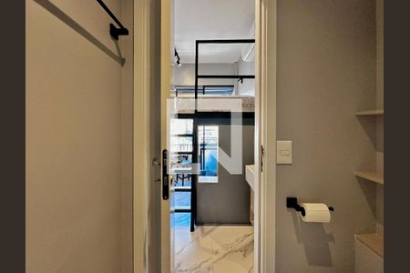 Banheiro de kitnet/studio para alugar com 1 quarto, 24m² em Itaim Bibi, São Paulo