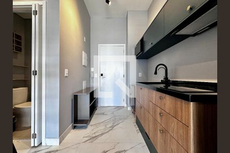 Cozinha de kitnet/studio para alugar com 1 quarto, 24m² em Itaim Bibi, São Paulo