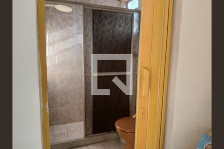 Banheiro da Suíte de casa para alugar com 1 quarto, 120m² em Brás de Pina, Rio de Janeiro