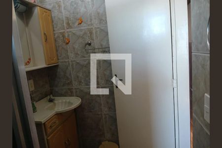 Banheiro Social de casa para alugar com 1 quarto, 120m² em Brás de Pina, Rio de Janeiro