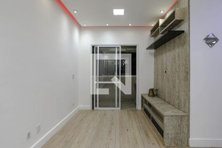 Sala de apartamento para alugar com 3 quartos, 70m² em Conjunto Residencial Irai, Suzano