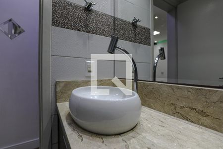 Banheiro de apartamento para alugar com 3 quartos, 70m² em Conjunto Residencial Irai, Suzano