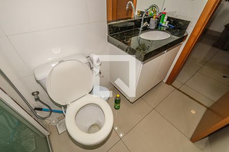 Banheiro de apartamento à venda com 1 quarto, 58m² em Serra, Belo Horizonte