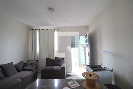 Sala de apartamento para alugar com 2 quartos, 45m² em Jardim Europa, Uberlândia