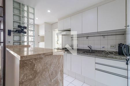 Cozinha de apartamento à venda com 3 quartos, 94m² em Jardim Tupanci, Barueri