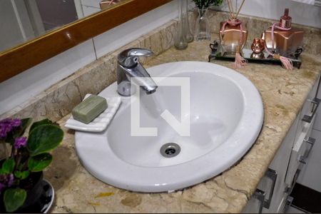 Banheiro  de apartamento à venda com 3 quartos, 105m² em Centro Histórico, Porto Alegre
