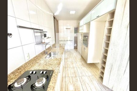 Casa à venda com 6 quartos, 300m² em Irajá, Rio de Janeiro