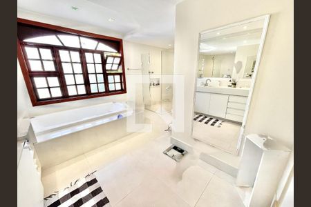 Casa à venda com 4 quartos, 545m² em Barra da Tijuca, Rio de Janeiro