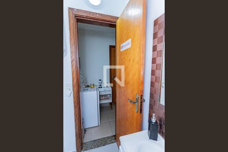 Lavabo garagem de casa à venda com 3 quartos, 358m² em Jardim Monjolo, São Paulo