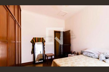 Casa à venda com 6 quartos, 200m² em Ipiranga, São Paulo