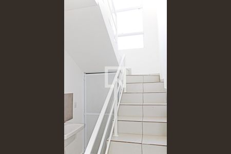 Escada de casa para alugar com 2 quartos, 75m² em Parque Sao Gabriel, Vinhedo