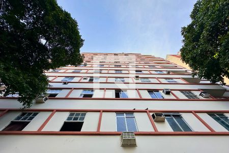 Fachada de apartamento para alugar com 1 quarto, 75m² em Centro, Rio de Janeiro