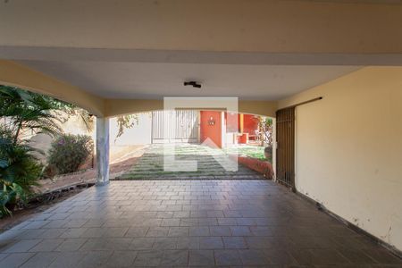 Garagem de casa à venda com 4 quartos, 1400m² em Bandeirantes (pampulha), Belo Horizonte