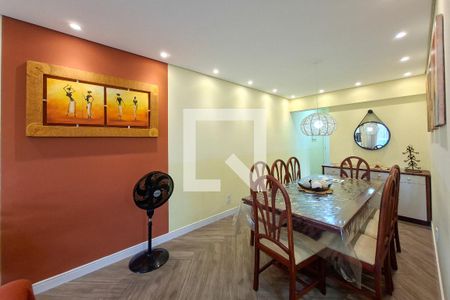 Sala de apartamento para alugar com 2 quartos, 85m² em Guilhermina, Praia Grande