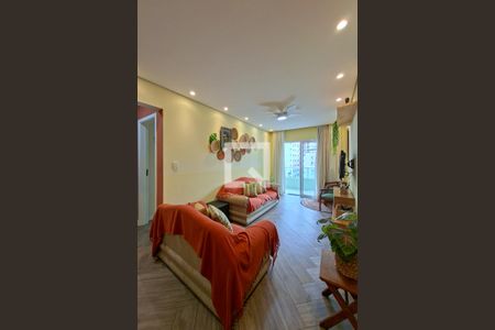 Sala de apartamento para alugar com 2 quartos, 85m² em Guilhermina, Praia Grande