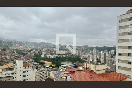 Vista  de apartamento à venda com 4 quartos, 130m² em Santo Antônio, Belo Horizonte