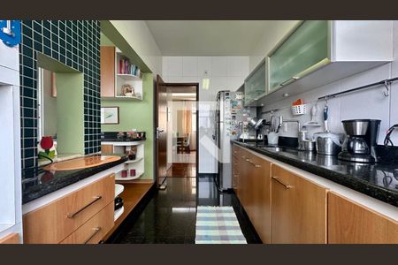 Cozinha  de apartamento à venda com 4 quartos, 130m² em Santo Antônio, Belo Horizonte
