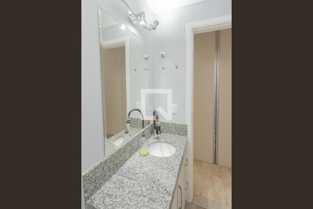 Banheiro da Suíte de apartamento à venda com 1 quarto, 50m² em Centro, Campinas