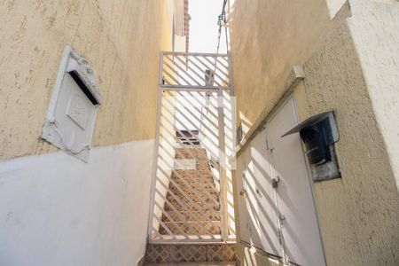 Fachada de casa à venda com 2 quartos, 260m² em Chácara Seis de Outubro, São Paulo