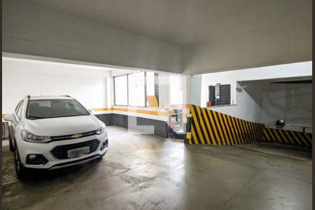 Garagem de apartamento à venda com 5 quartos, 237m² em Santa Efigênia, Belo Horizonte