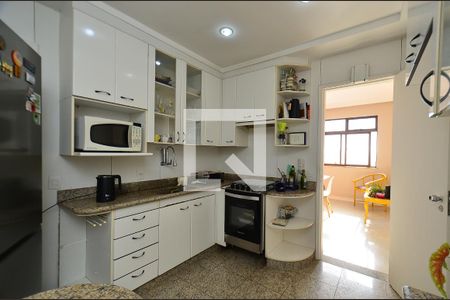 Cozinha de apartamento à venda com 3 quartos, 168m² em São Lucas, Belo Horizonte