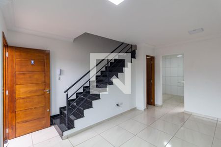 Sala de casa de condomínio para alugar com 2 quartos, 90m² em Itaquera, São Paulo