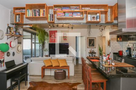 Sala e Cozinha de apartamento à venda com 2 quartos, 102m² em Barra Funda, São Paulo