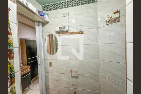Banheiro de apartamento à venda com 1 quarto, 30m² em Catete, Rio de Janeiro