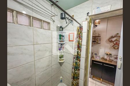 Banheiro de apartamento à venda com 1 quarto, 30m² em Catete, Rio de Janeiro