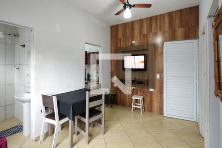 Sala de apartamento para alugar com 2 quartos, 55m² em Guilhermina, Praia Grande