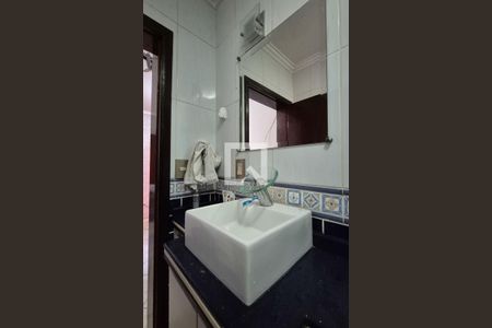 Banheiro da Suíte 1 de casa à venda com 3 quartos, 300m² em Parque Novo Oratório, Santo André