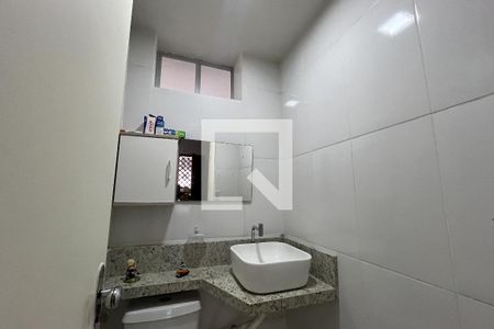 Banheiro de kitnet/studio à venda com 1 quarto, 30m² em Jardim Guanabara, Rio de Janeiro