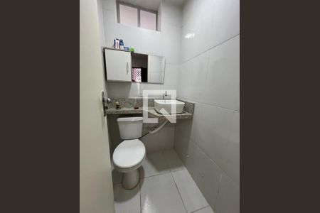 Banheiro de kitnet/studio à venda com 1 quarto, 30m² em Jardim Guanabara, Rio de Janeiro