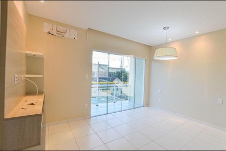 Casa à venda com 4 quartos, 140m² em Piratininga, Niterói