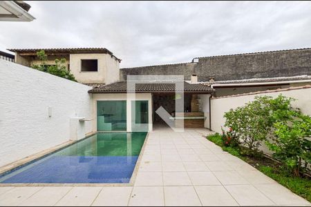 Casa à venda com 4 quartos, 140m² em Piratininga, Niterói