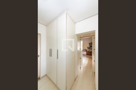 Closet da suíte 1 de casa à venda com 4 quartos, 350m² em Gutierrez, Belo Horizonte
