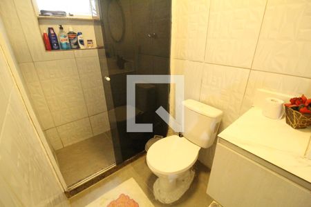 Banheiro de casa de condomínio à venda com 1 quarto, 62m² em Jacarepaguá, Rio de Janeiro