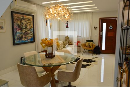 Sala de casa de condomínio à venda com 3 quartos, 228m² em Freguesia (jacarepaguá), Rio de Janeiro