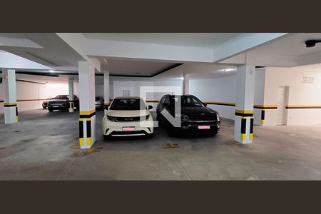 Garagem de apartamento para alugar com 2 quartos, 71m² em Bom Abrigo, Florianópolis