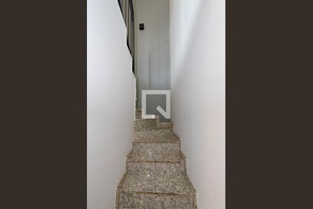 Escada de apartamento à venda com 3 quartos, 130m² em Buritis, Belo Horizonte