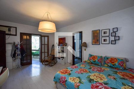 Casa à venda com 4 quartos, 375m² em Itaipu, Niterói