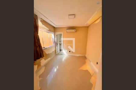 Casa à venda com 5 quartos, 300m² em Barra da Tijuca, Rio de Janeiro