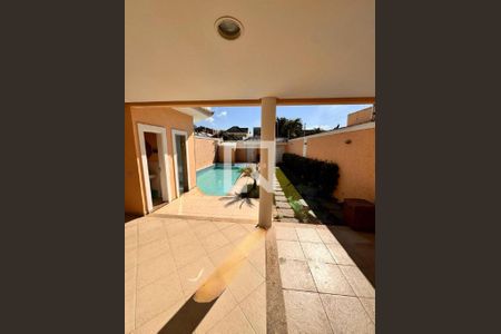 Casa à venda com 5 quartos, 300m² em Barra da Tijuca, Rio de Janeiro