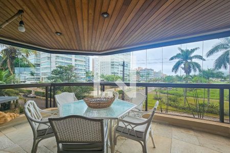 Varanda de apartamento para alugar com 3 quartos, 170m² em Jardim das Conchas, Guarujá