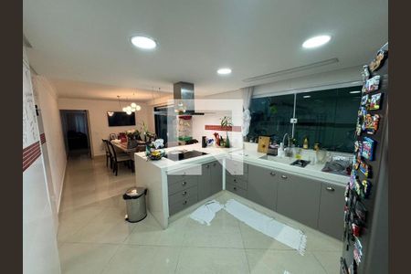 cozinha de casa à venda com 3 quartos, 300m² em Penha de França, São Paulo