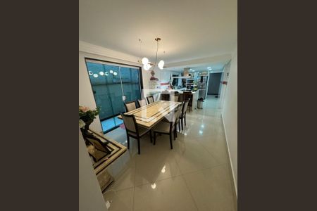 sala de jantar  de casa à venda com 3 quartos, 300m² em Penha de França, São Paulo