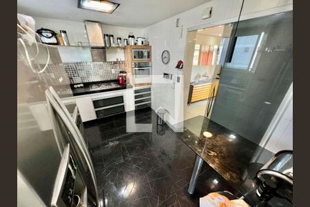 Cozinha de apartamento para alugar com 4 quartos, 140m² em Dona Clara, Belo Horizonte